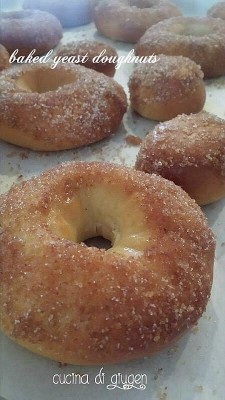 Baked yeast doughnuts - ciambelle cotte al forno