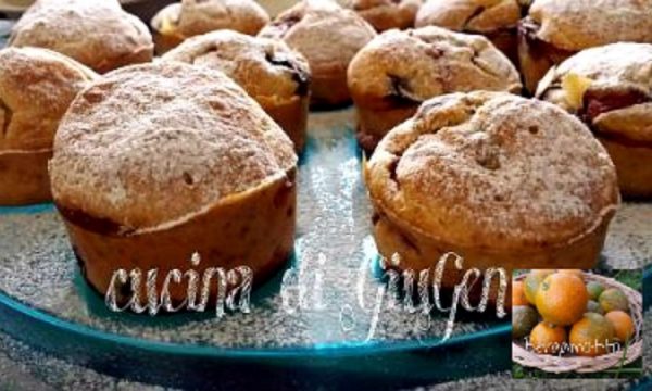 Muffins al bergamotto mirtilli e fragole senza zucchero